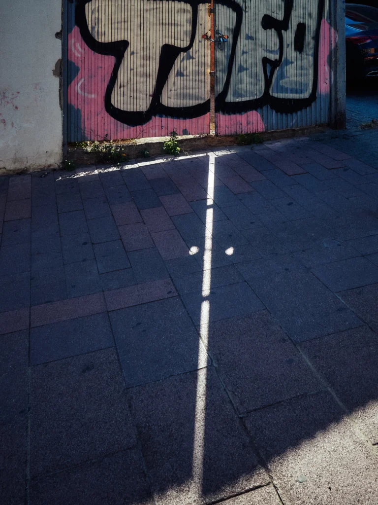 Nou Barris graffiti with light